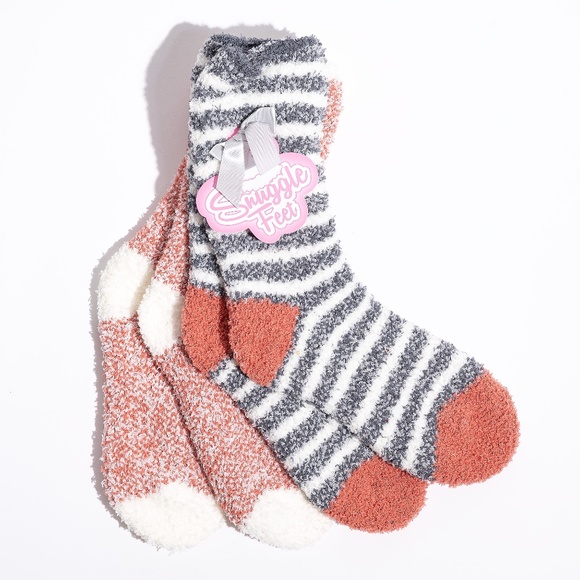 2 PACK NWT WOMEN'S SOFT STRIPED CREW COZY SOCKS - Picture 1 of 4